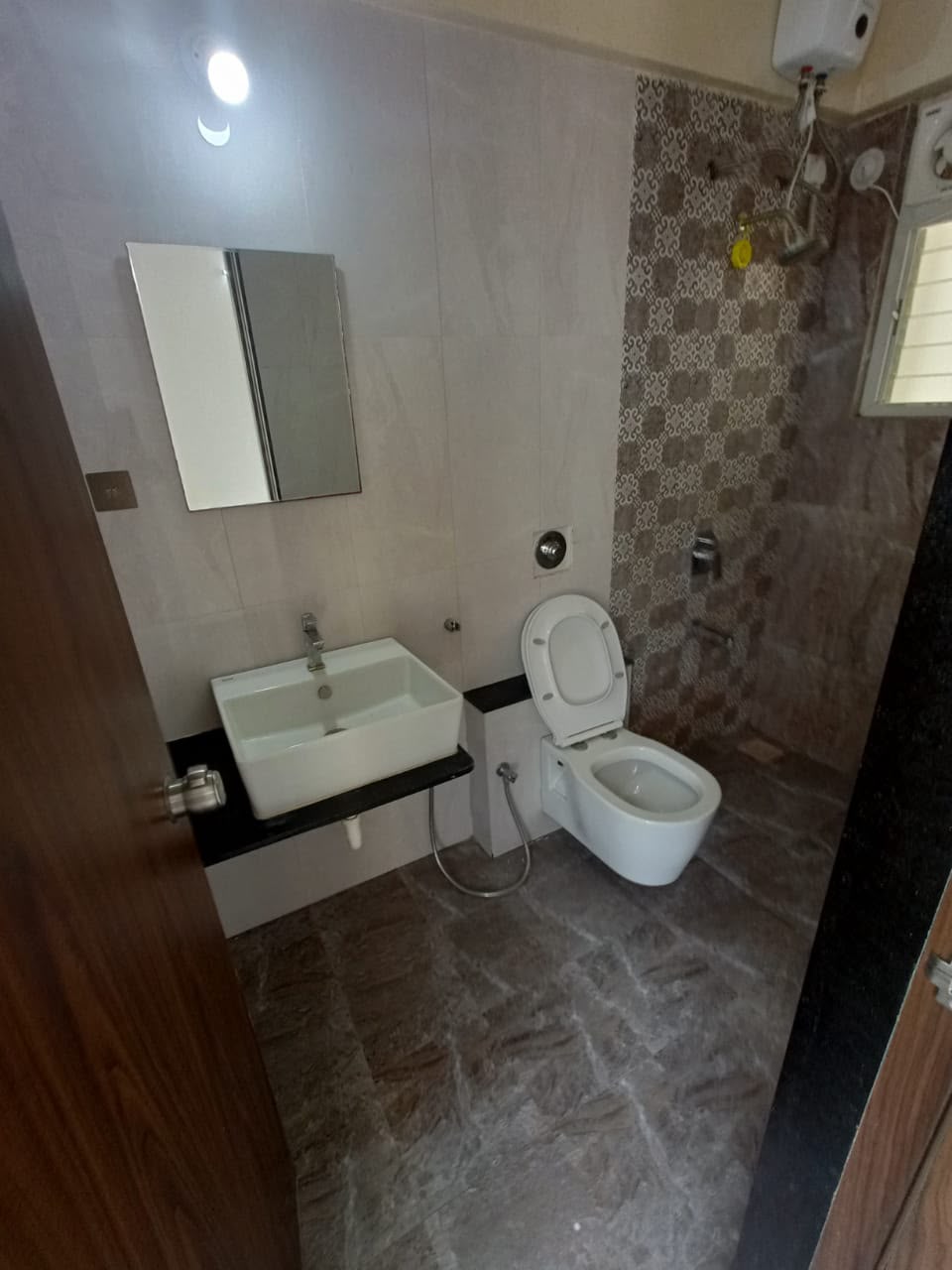 3bhk flat on rent Semifurnished. Majestique Towers Kharadi property in Kharadi, Pune