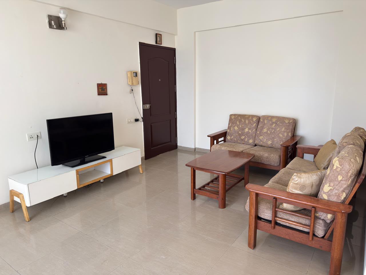 2bhk Fully Furnished Flat on Rent Gulmohar Queenstown Kharadi property in Kharadi, Pune