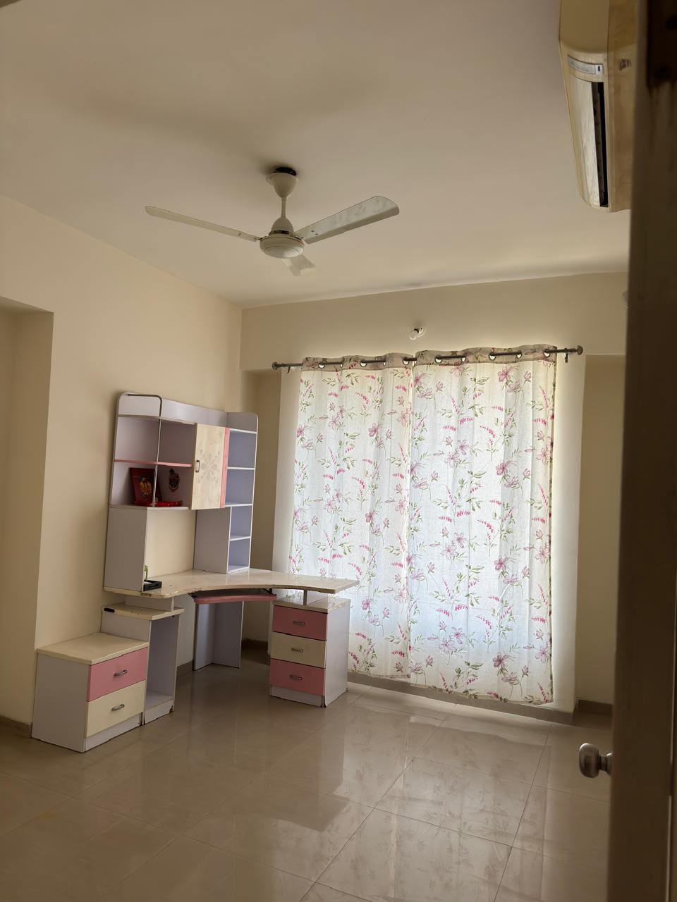 2bhk Fully Furnished Flat on Rent Gulmohar Queenstown Kharadi property in Kharadi, Pune