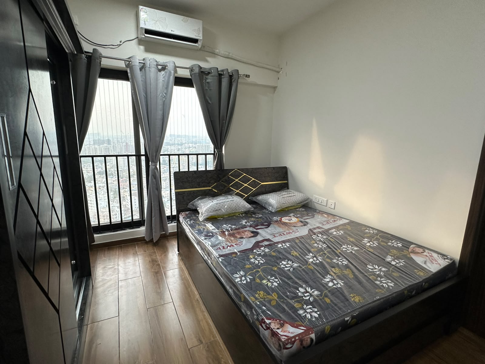 Majestique Towers Kharadi property in Kharadi, Pune