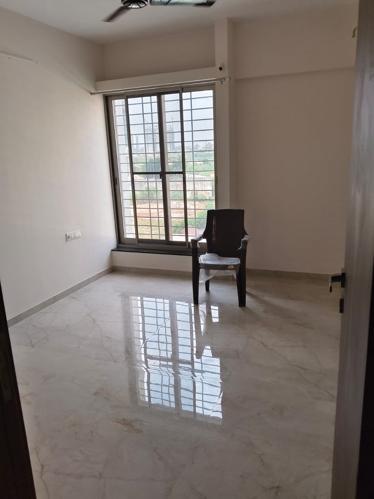 Brand new 3bhk Semifurnished flat on rent. Majestique Towers Kharadi property in Kharadi, Pune